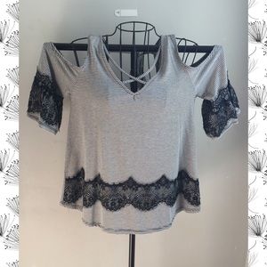 NWT Maurice’s cold shoulder top size Small